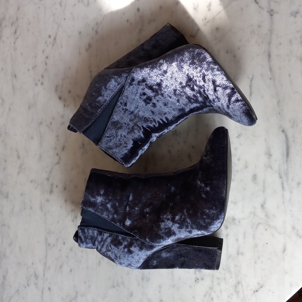 Blue velvet boots
